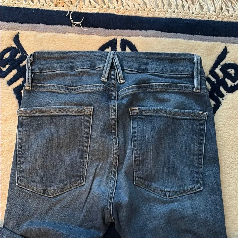 Good American Good Legs Skinny Blue Jeans with Subtle Distressing - Picture 3 of 4